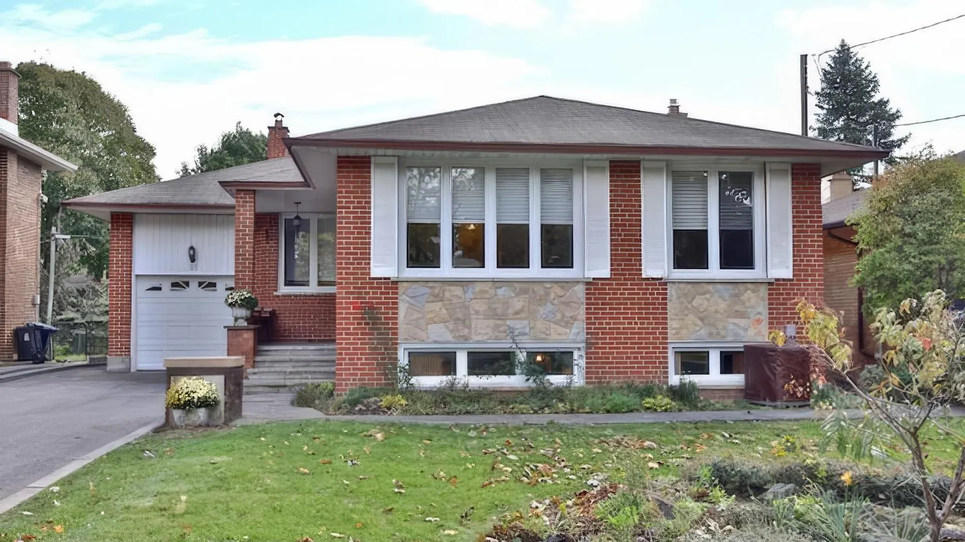 Victoria Park 3Bdrms House Near Dvp Lawrence Villa Toronto Canada